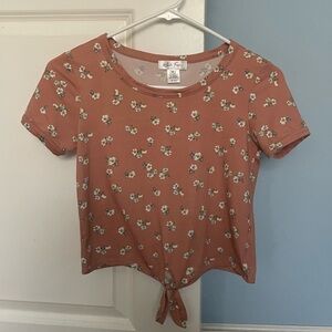 Girls tan t-shirt.